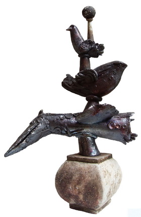 Bird Market. 2009. Shamot, glazes, reduction. Height 34 cm.